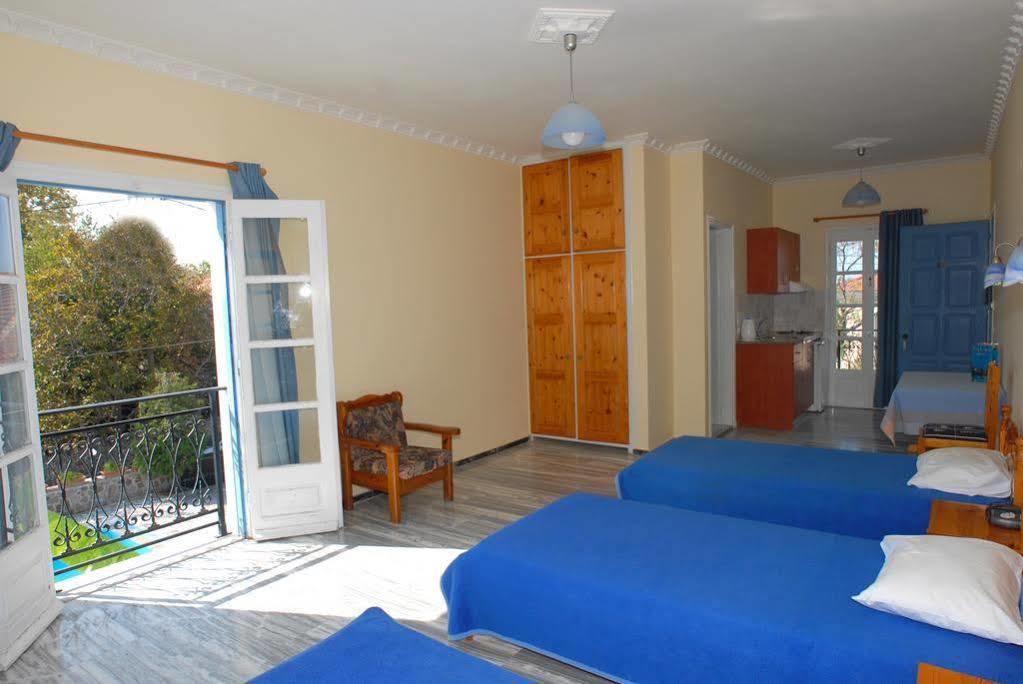 Blue Sky Hotel - Petra - Lesvos - Greece Екстер'єр фото